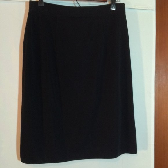 Exclusively Misook Stretch Knit Skirt - Picture 2 of 3